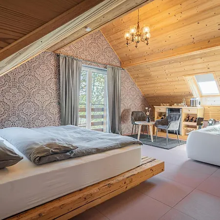 Hotel Spalnica Luxury - Happy
